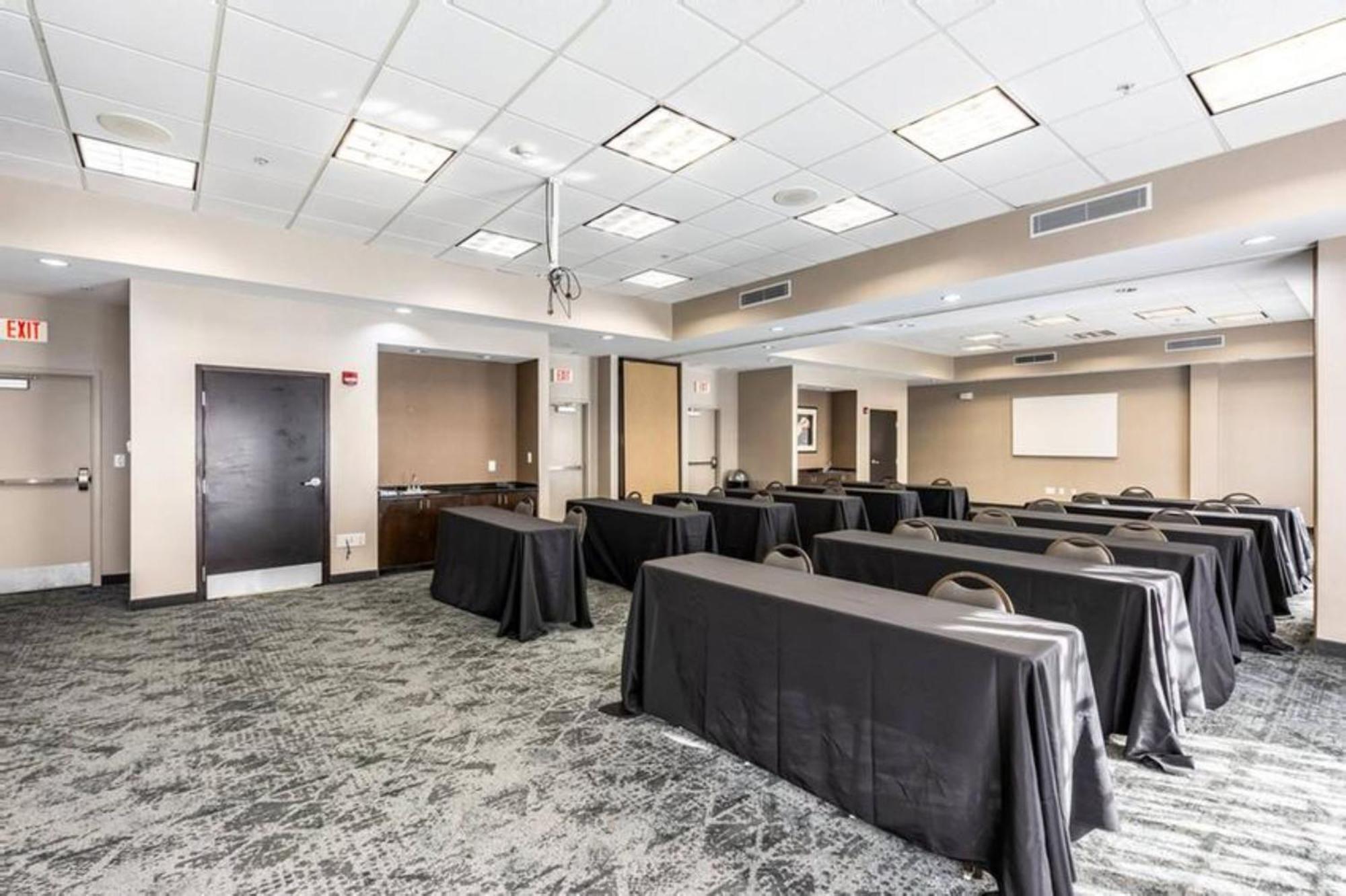 Holiday Inn Express & Suites Lexington By Ihg Экстерьер фото