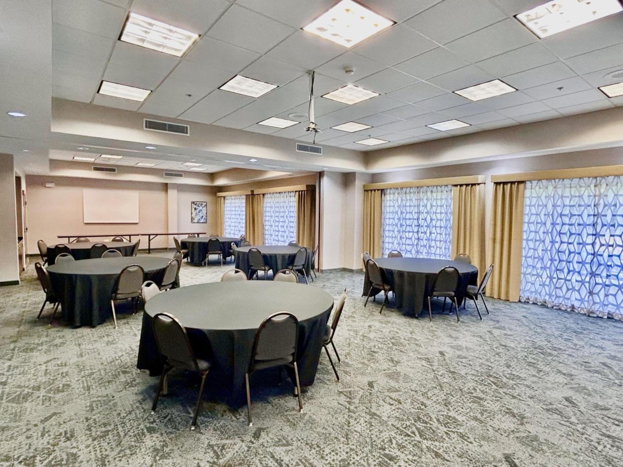 Holiday Inn Express & Suites Lexington By Ihg Экстерьер фото