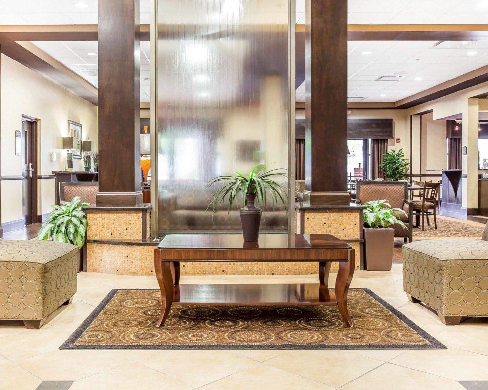 Holiday Inn Express & Suites Lexington By Ihg Экстерьер фото