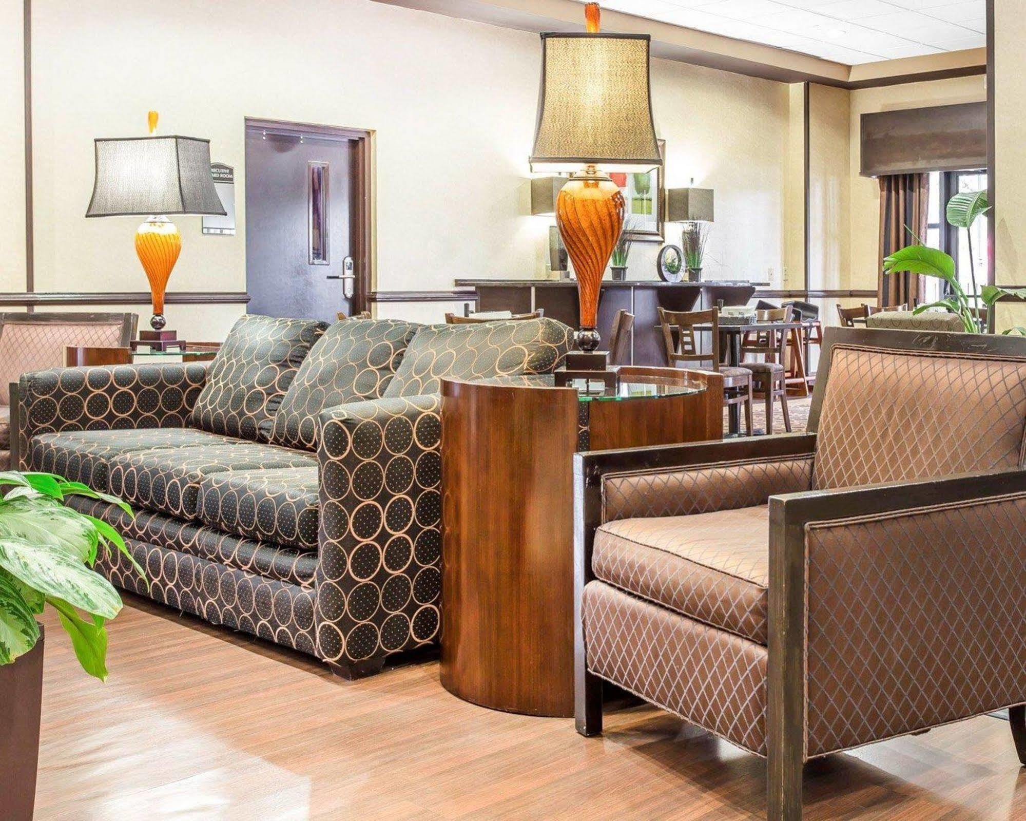 Holiday Inn Express & Suites Lexington By Ihg Экстерьер фото