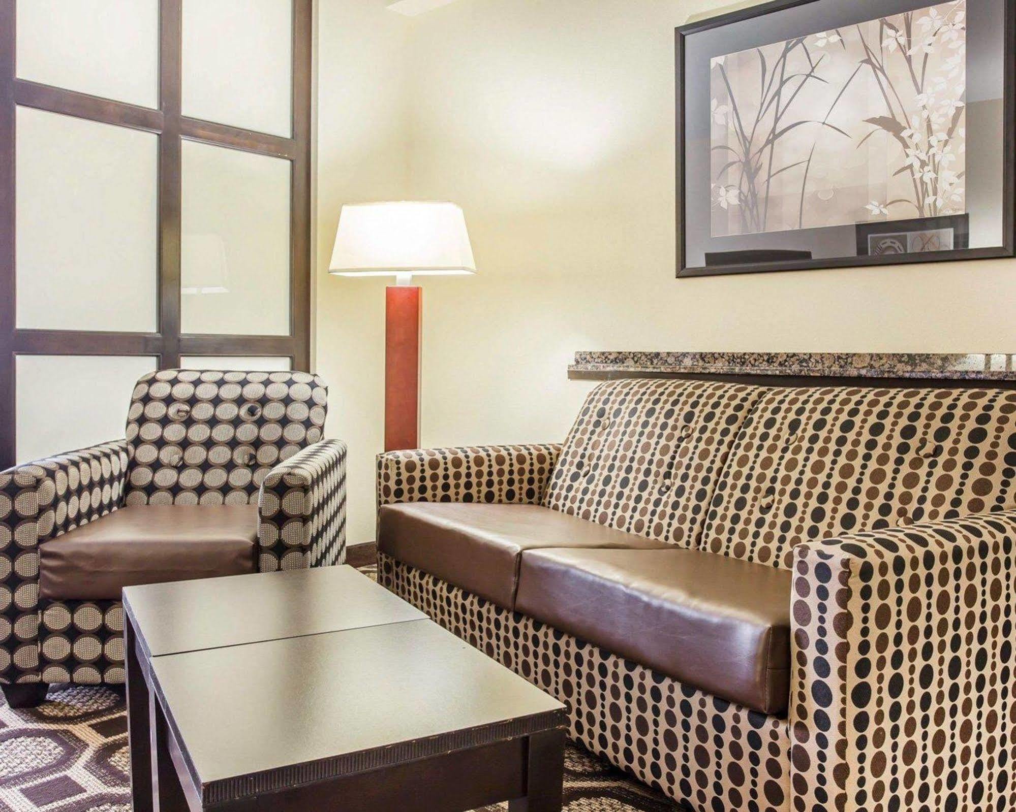 Holiday Inn Express & Suites Lexington By Ihg Экстерьер фото